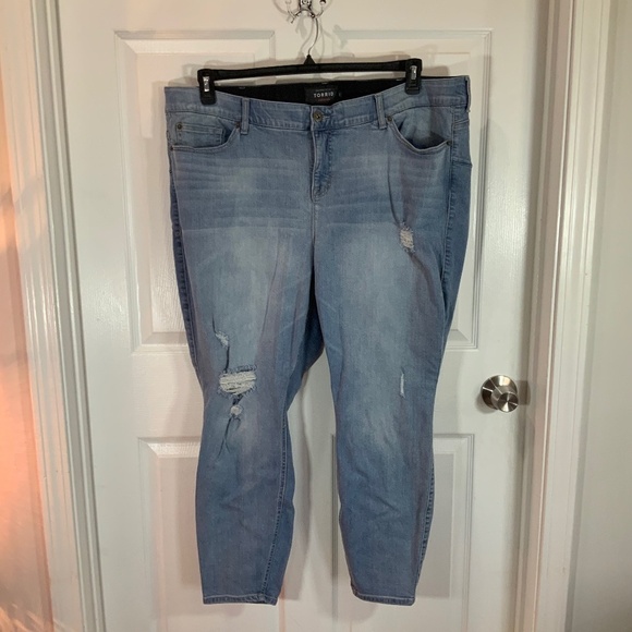 Torrid Skinny Bombshell Light Wash Distressed Jeans Plus Size 26 - Picture 9 of 9